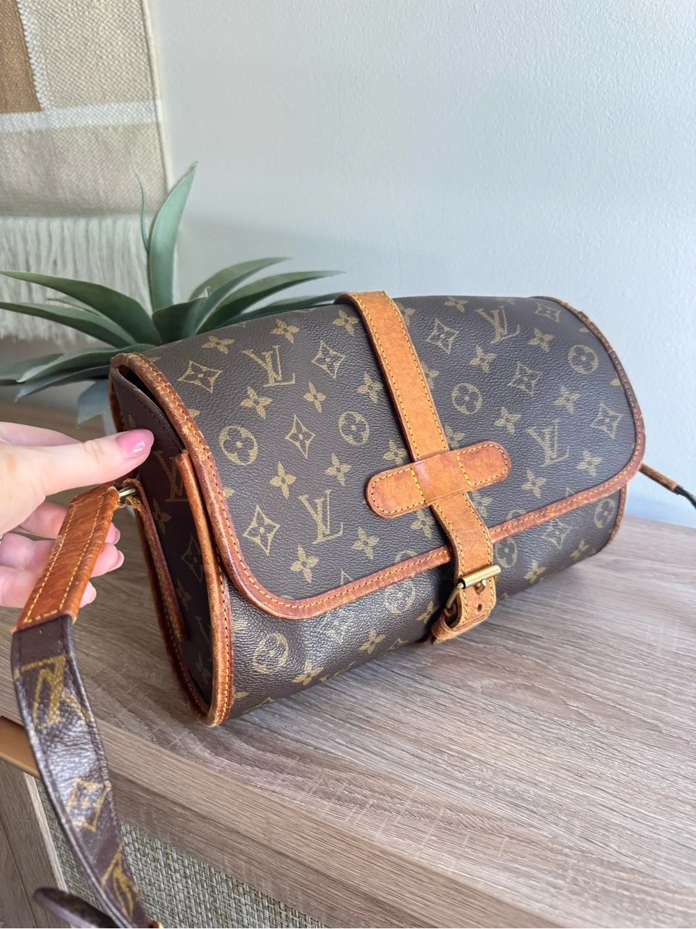 ✅AUTH✅LOUIS VUITTON MARNE CROSSBODY BAG